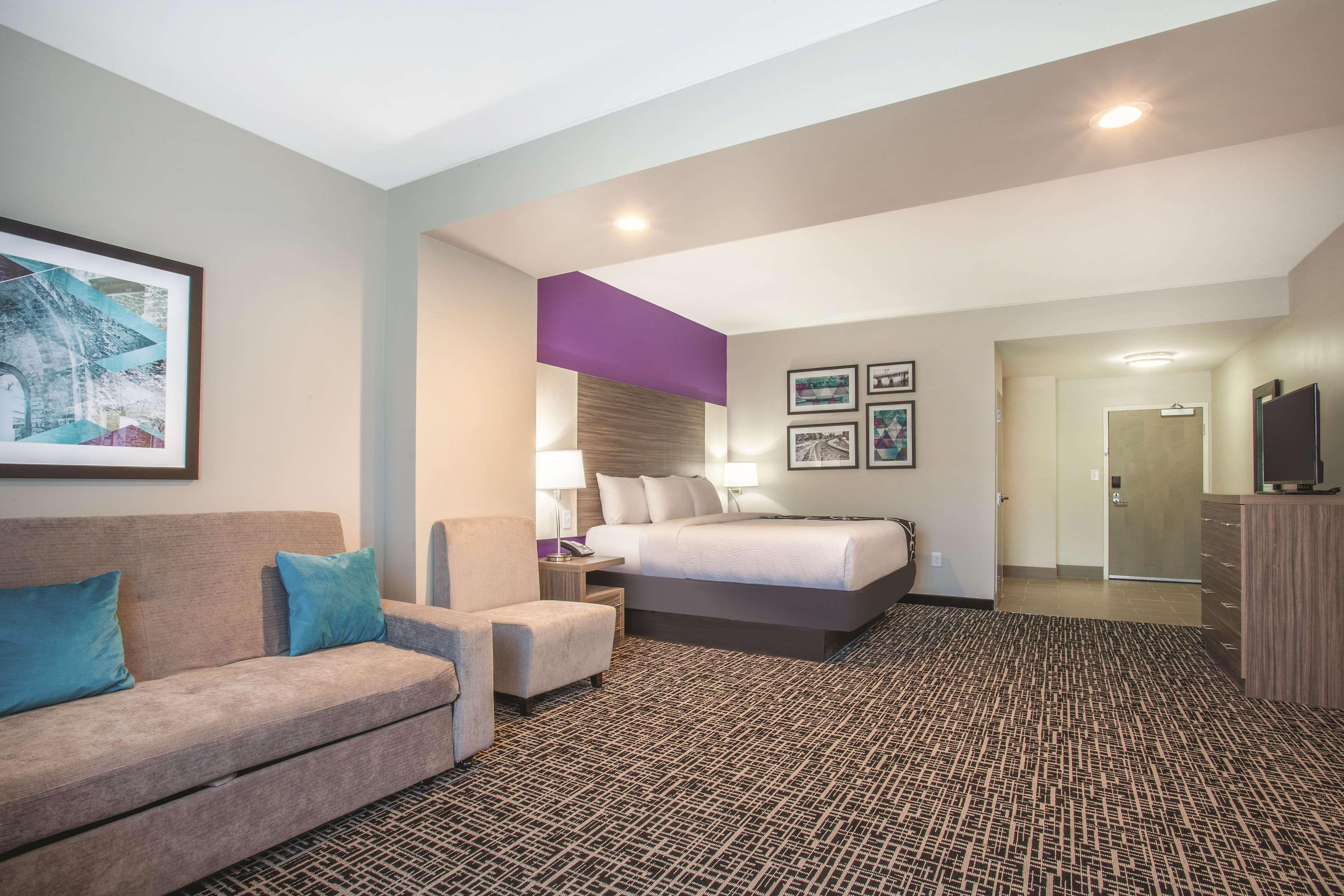 La Quinta By Wyndham Forsyth Hotel Ngoại thất bức ảnh