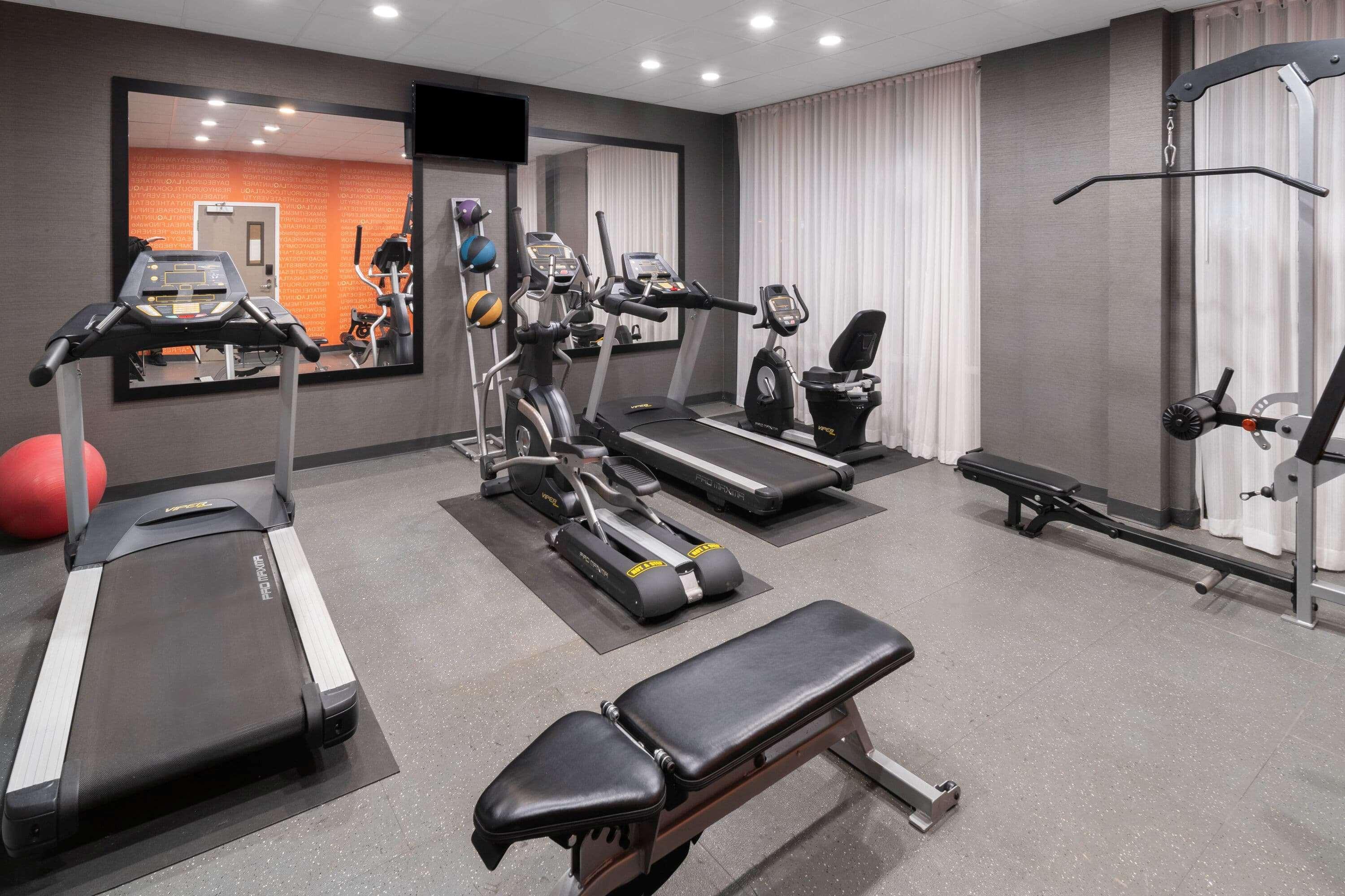 La Quinta By Wyndham Forsyth Hotel Ngoại thất bức ảnh