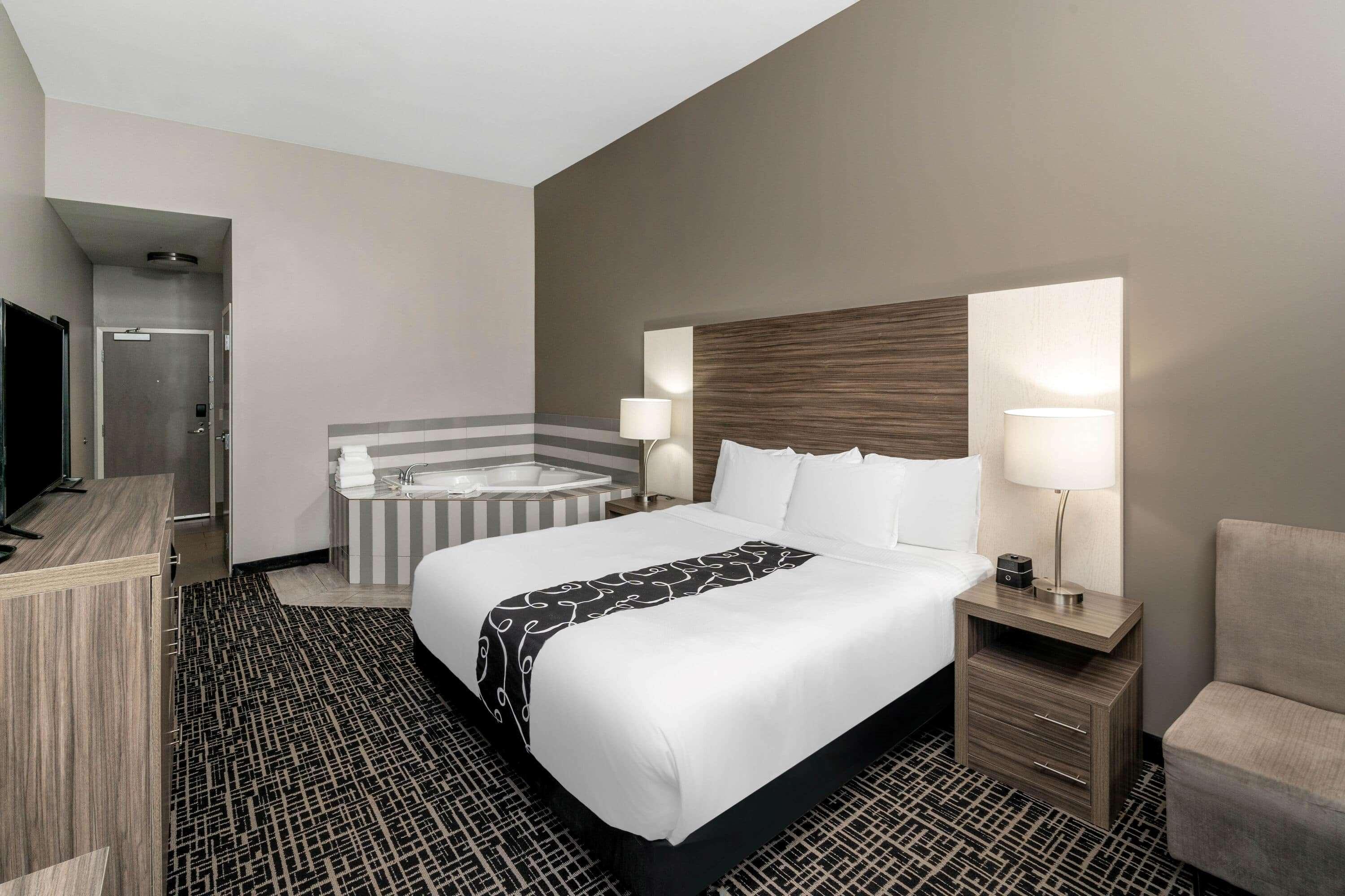 La Quinta By Wyndham Forsyth Hotel Ngoại thất bức ảnh