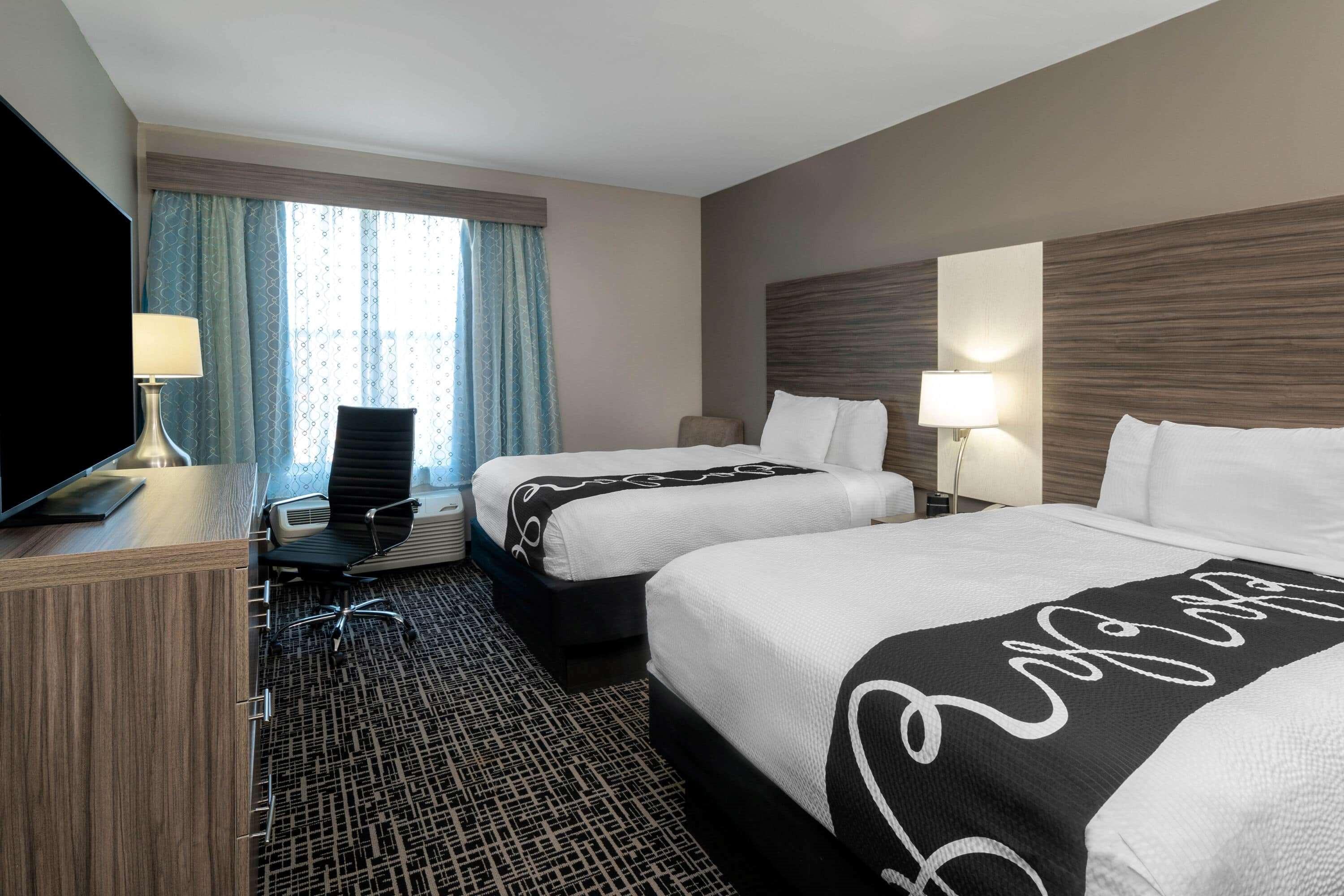 La Quinta By Wyndham Forsyth Hotel Ngoại thất bức ảnh
