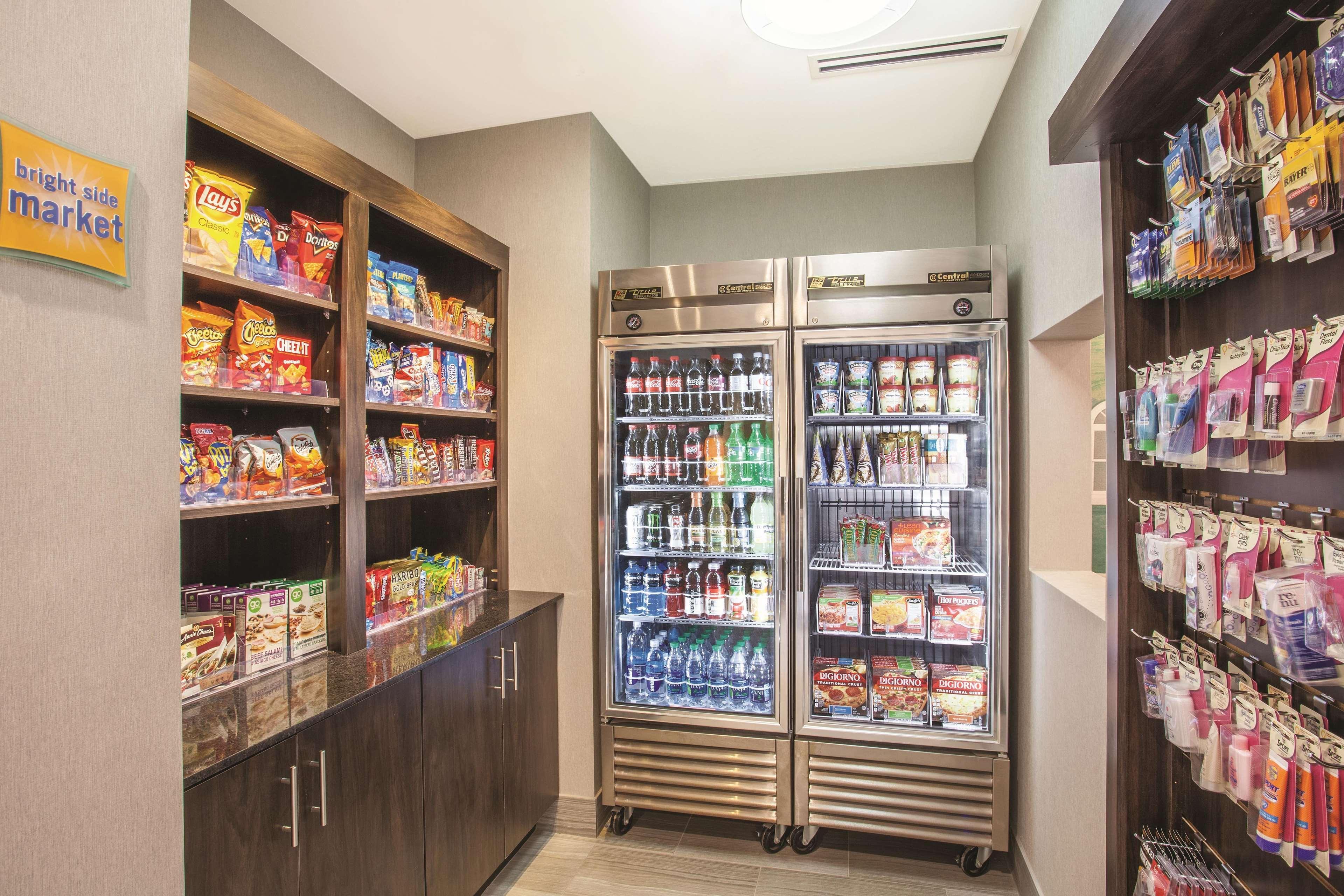 La Quinta By Wyndham Forsyth Hotel Ngoại thất bức ảnh