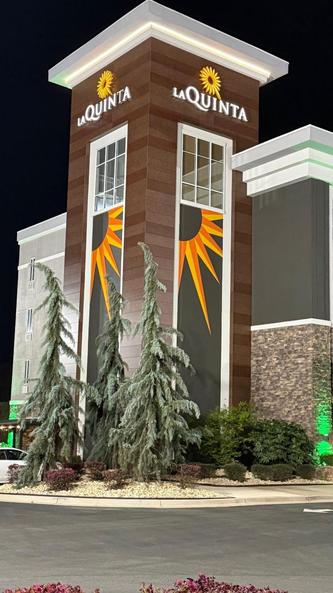 La Quinta By Wyndham Forsyth Hotel Ngoại thất bức ảnh
